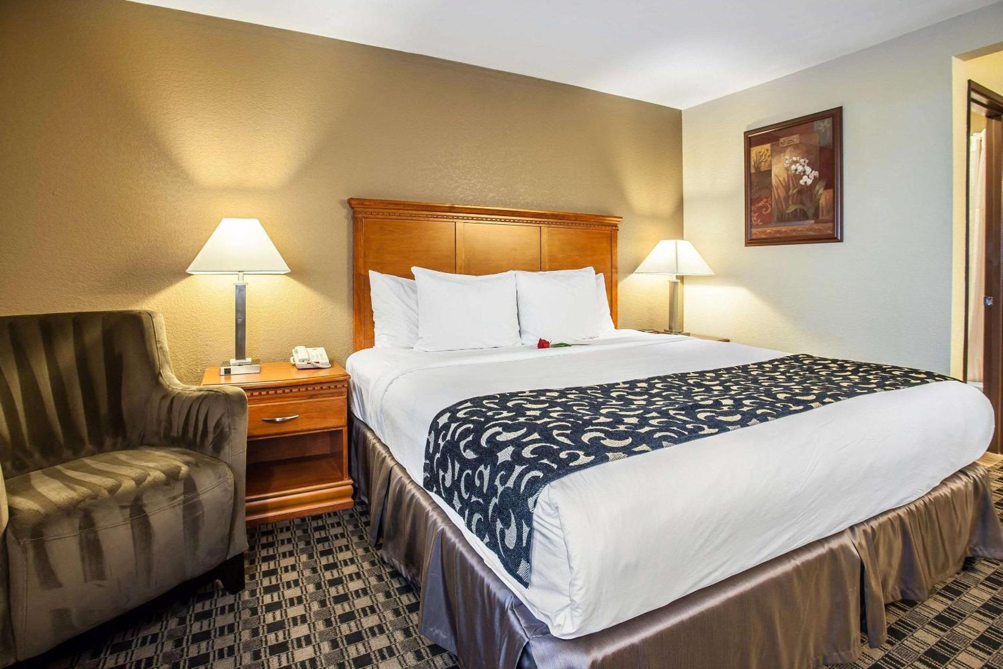 Clarion Inn Renton-Seattle Экстерьер фото